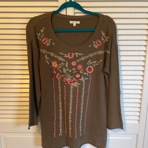 Caite tunic size medium
